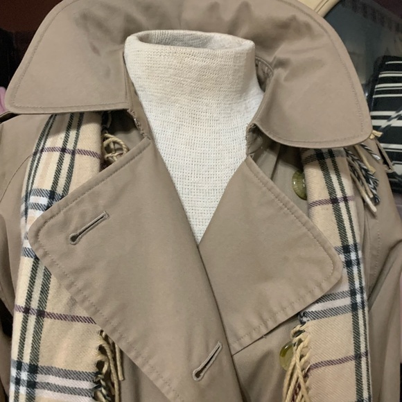 VINTAGE Burberrys trenchcoat - Picture 5 of 14